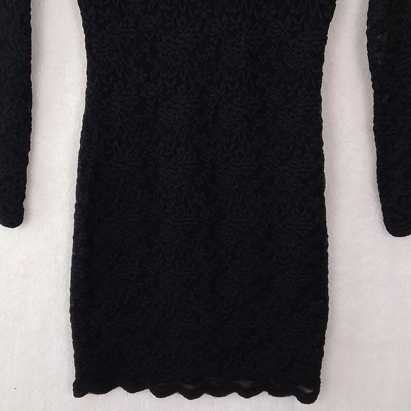 Forever 21 Lace BodyCon Little Black Dress Size Small in Black - Picture 4 of 10